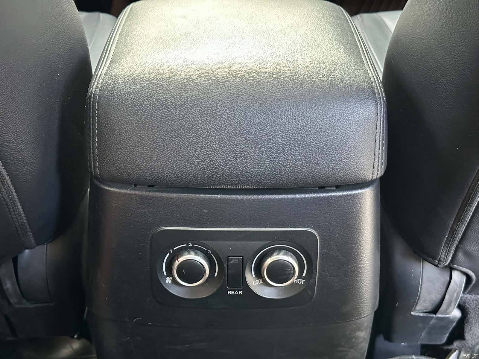 Mitsubishi Pajero, 2011 18