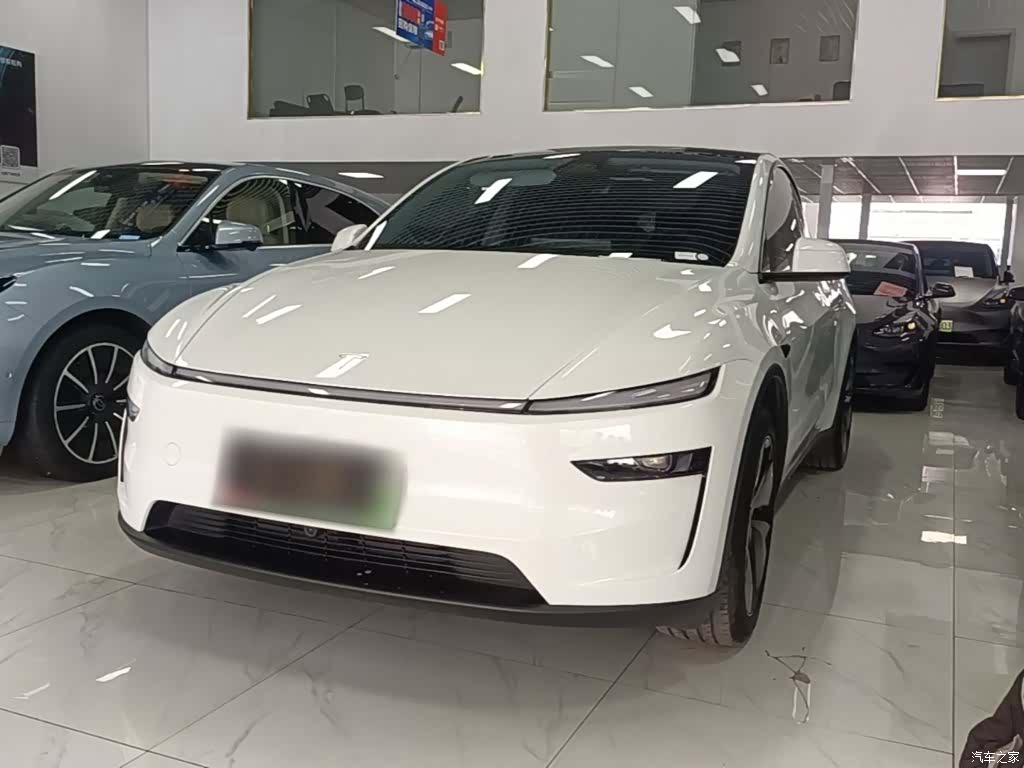 Tesla Model Y, 2025 1