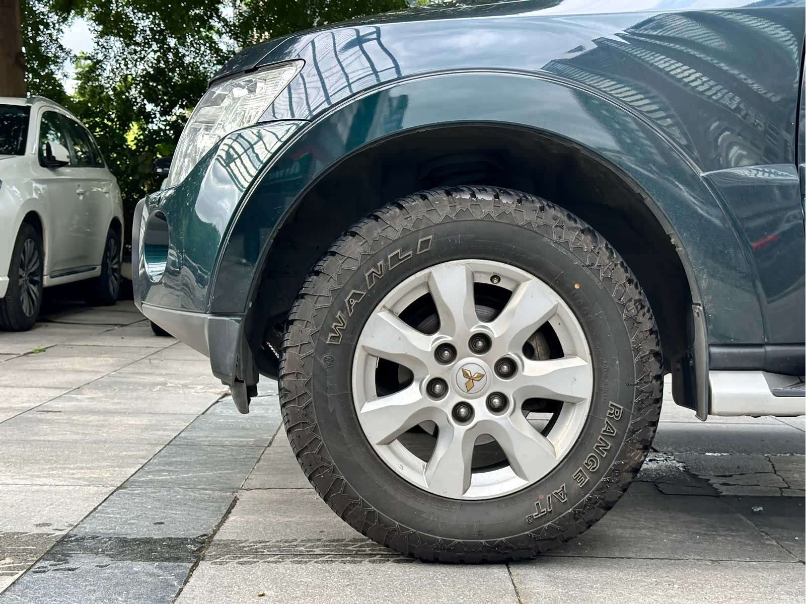 Mitsubishi Pajero, 2011 21