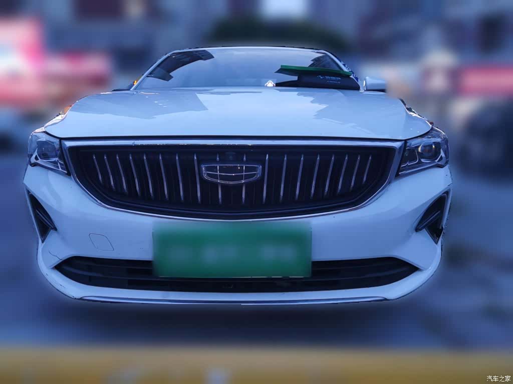 Geely Emgrand, 2022 3