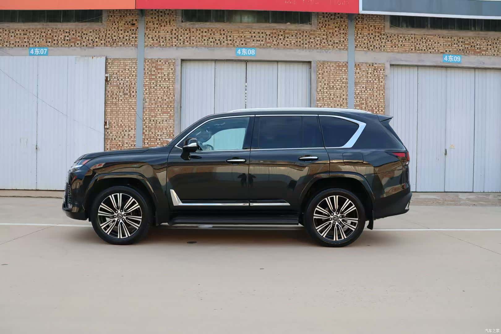 Lexus LX, 2025 23