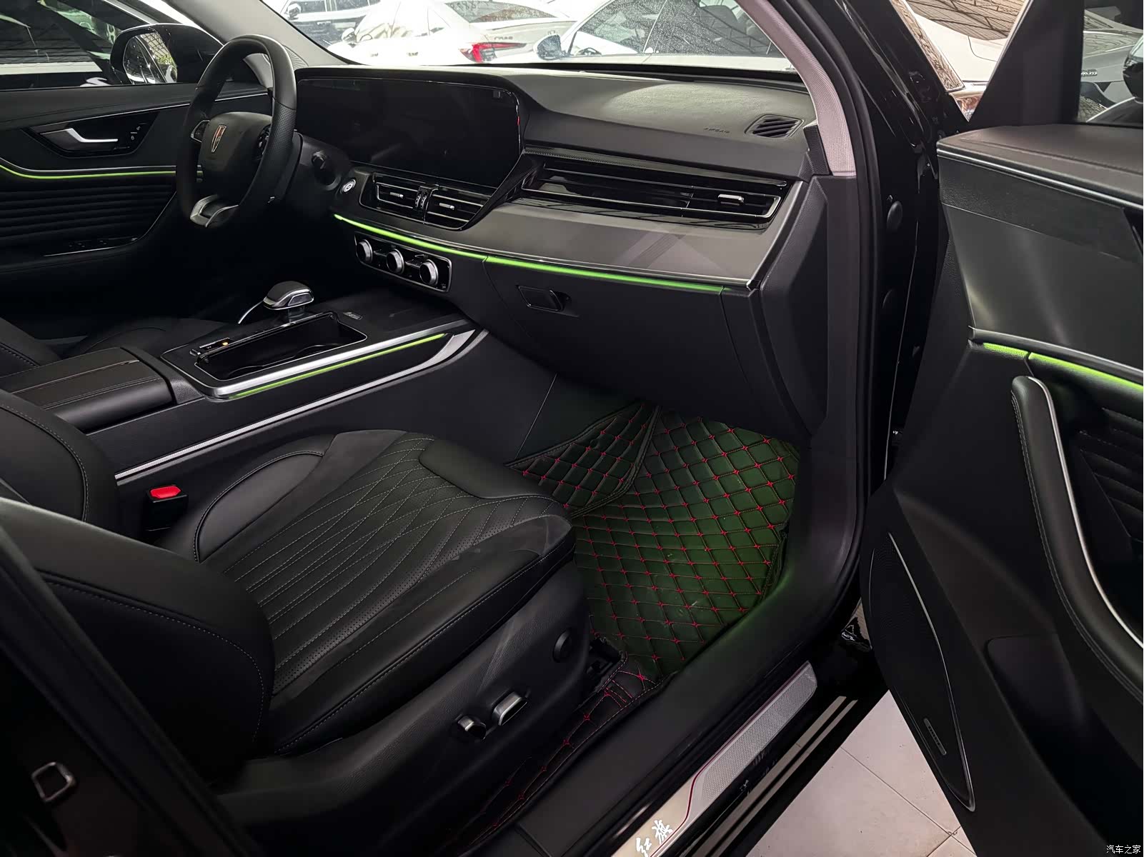 Hongqi HS5, 2024 8
