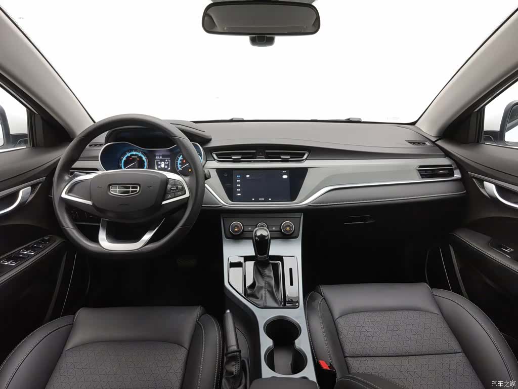 Geely Emgrand, 2022 все фото