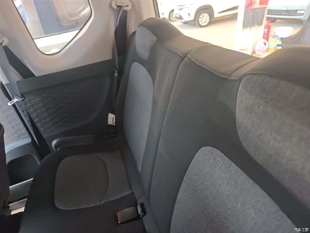 Wuling MINIEV, 2022 17