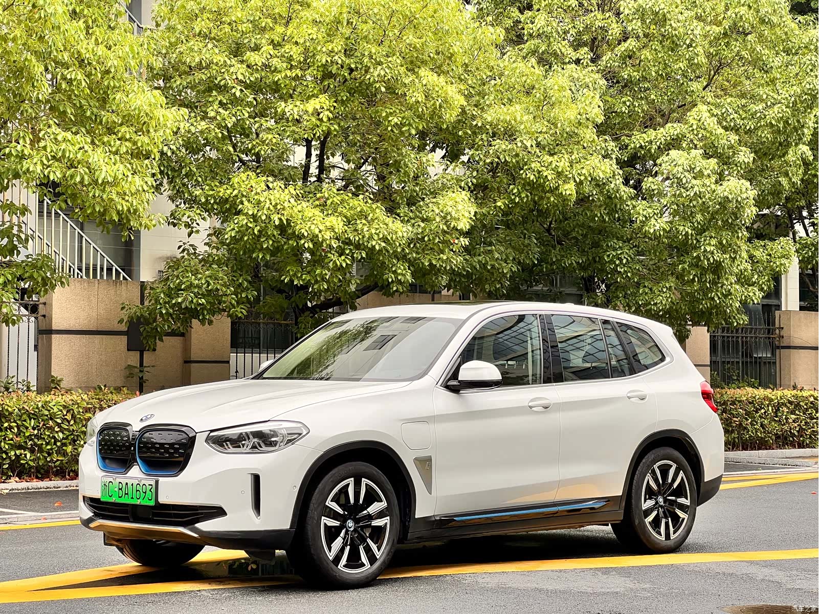 BMW iX3, 2021 1