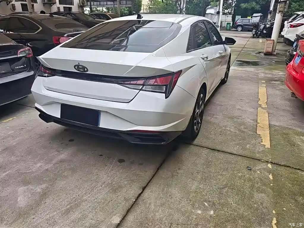 Hyundai Elantra, 2021 9