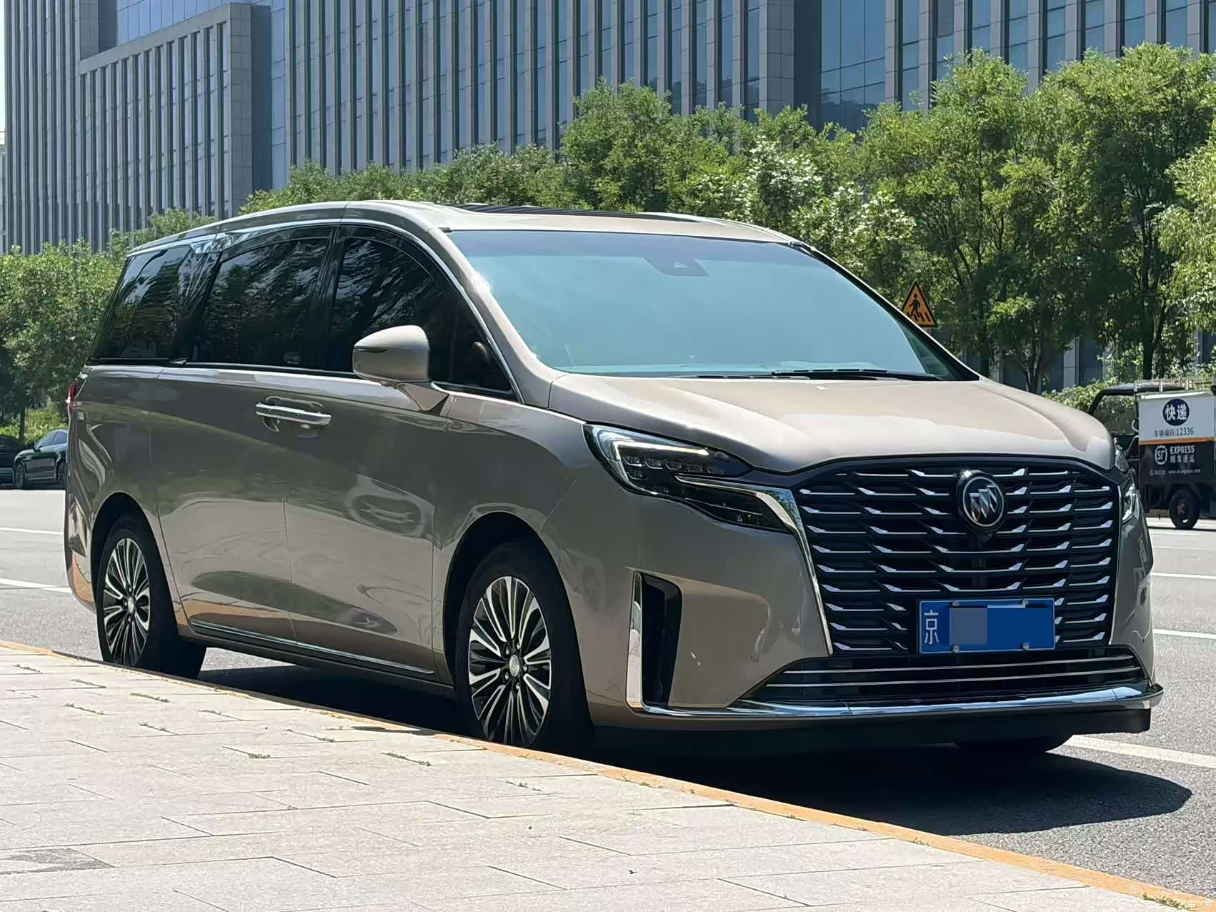 Buick GL8, 2023 3