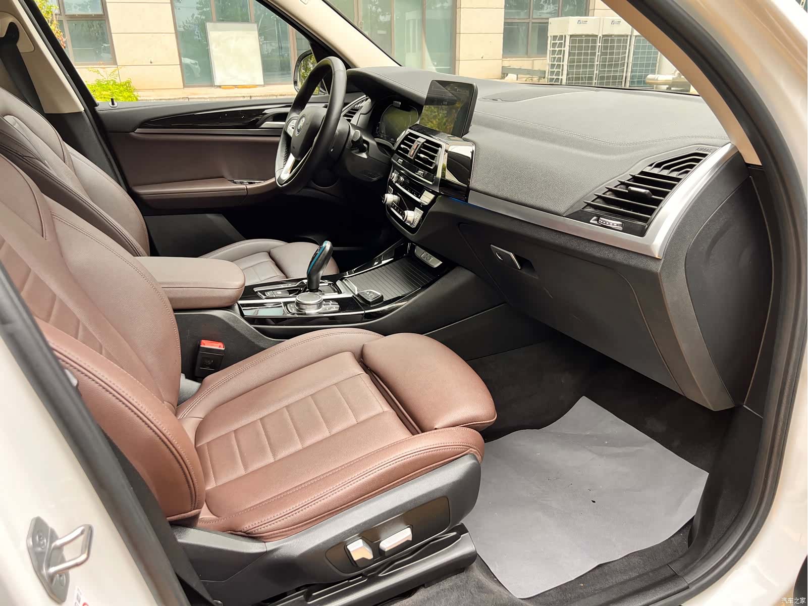 BMW iX3, 2021 11