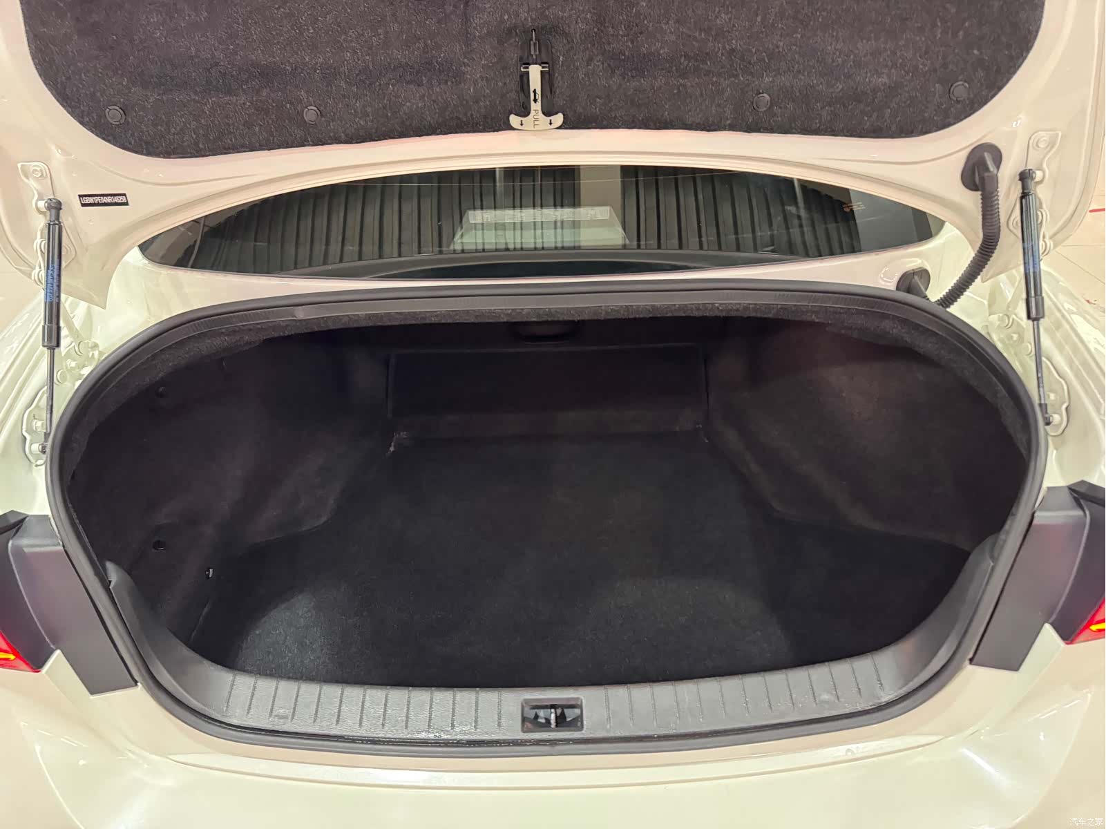 Infiniti Q50L, 2023 22