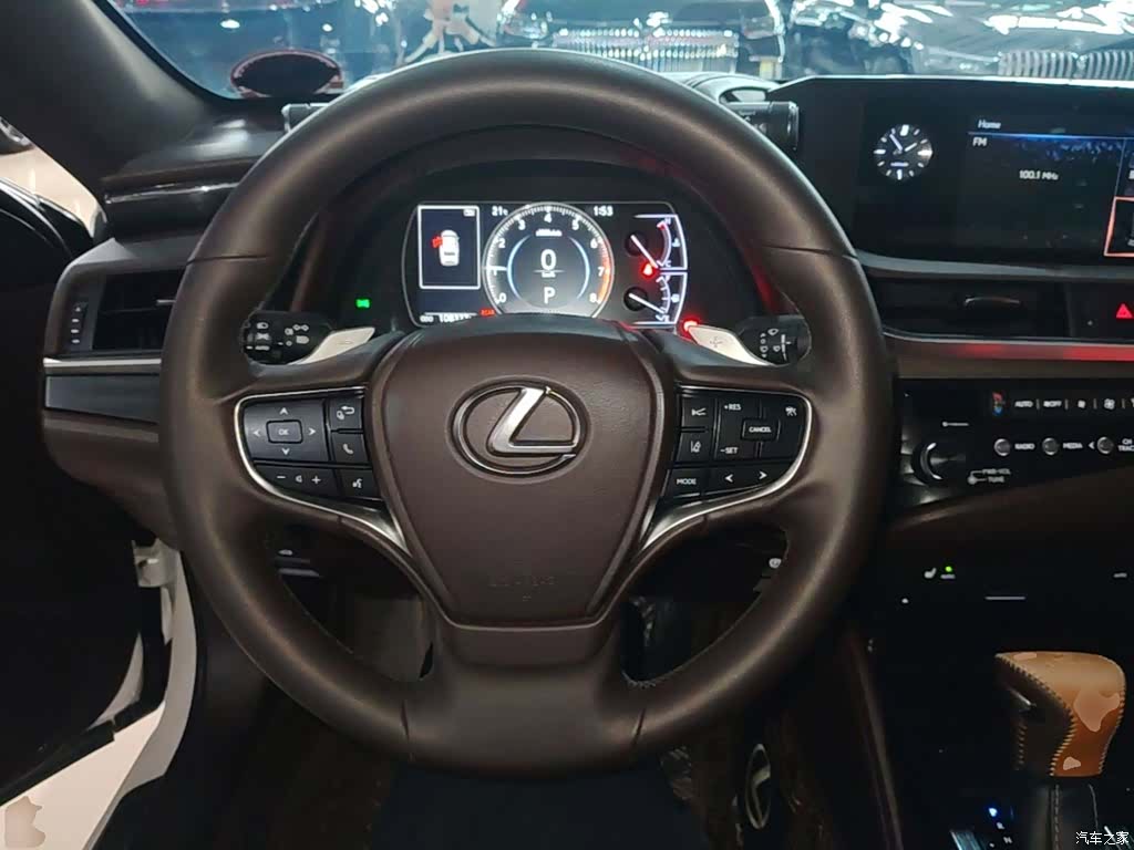 Lexus ES, 2019 11