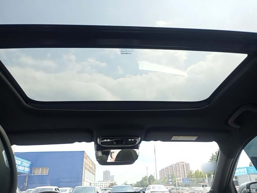 Geely Preface, 2025 18