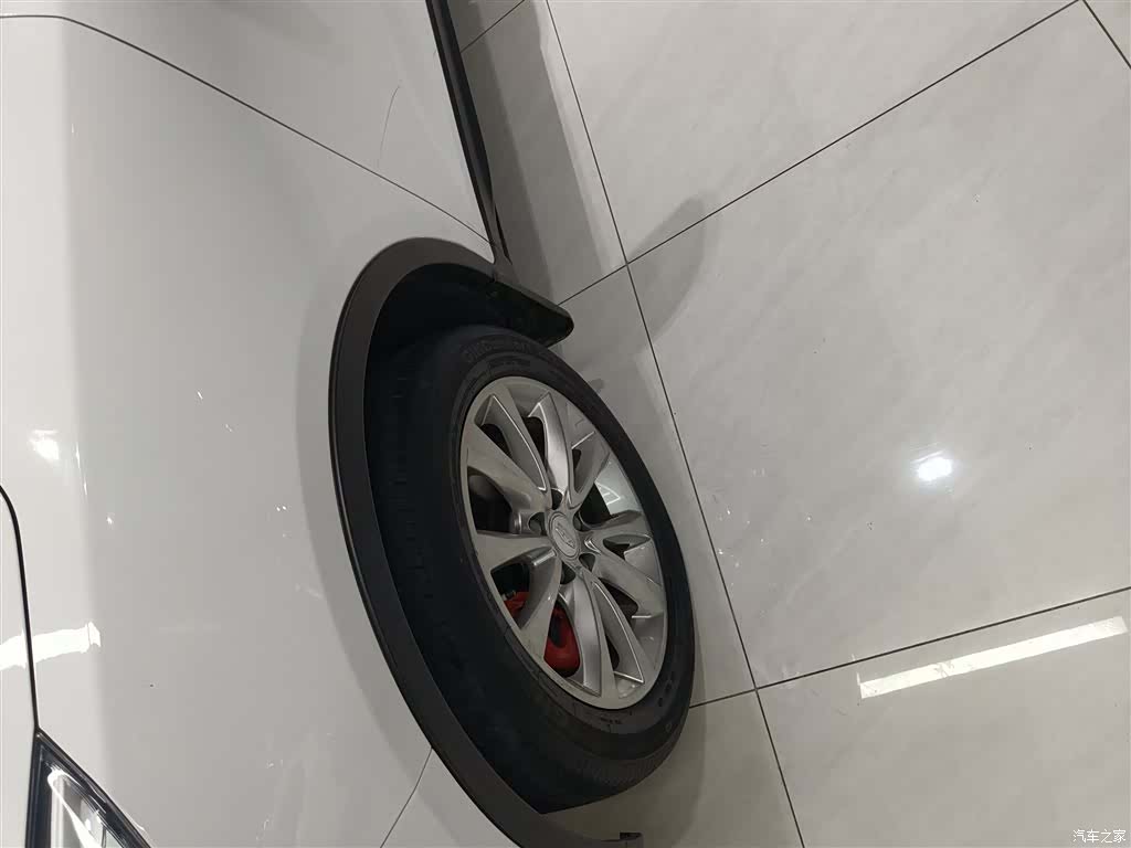 Geely Emgrand, 2019 23