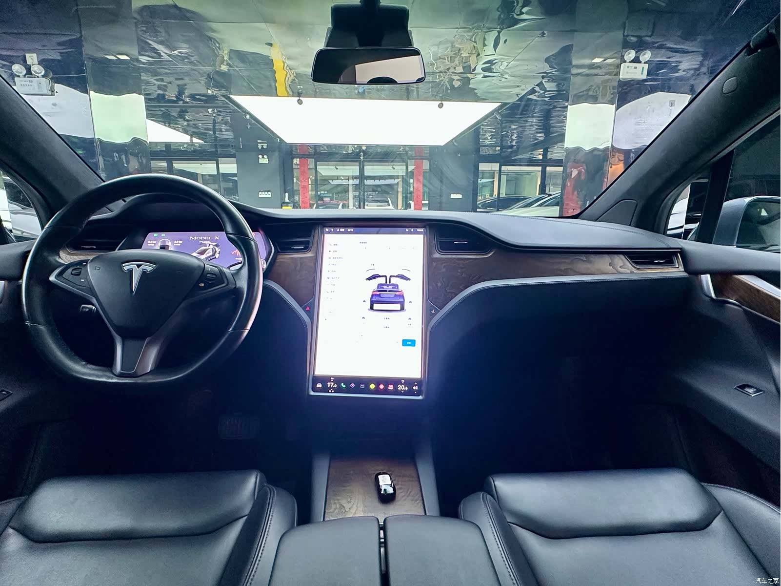 Tesla Model X, 2020 8
