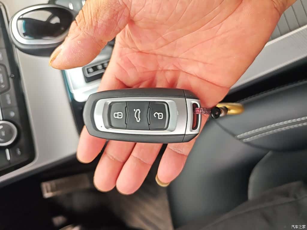 Geely Emgrand, 2018 9