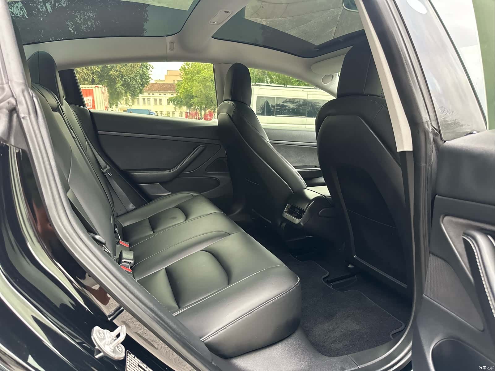 Tesla Model 3, 2020 6