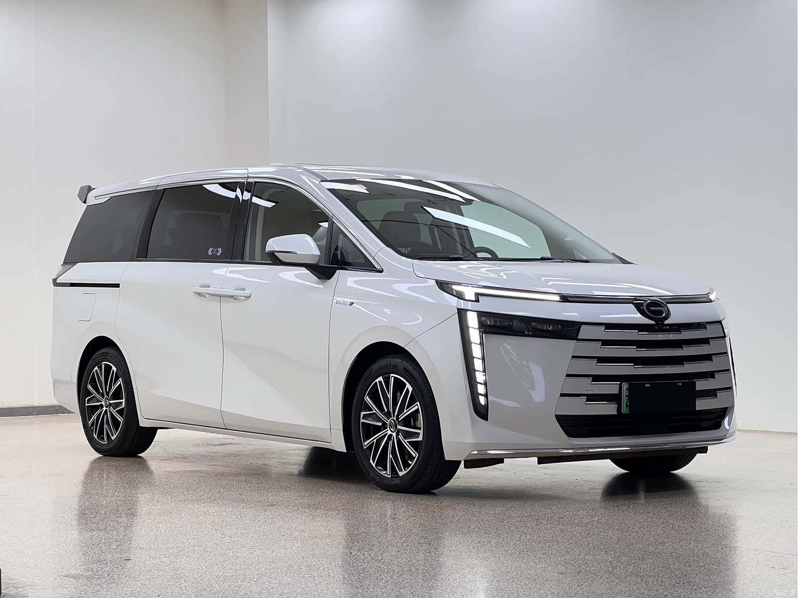Trumpchi E8, 2024 3