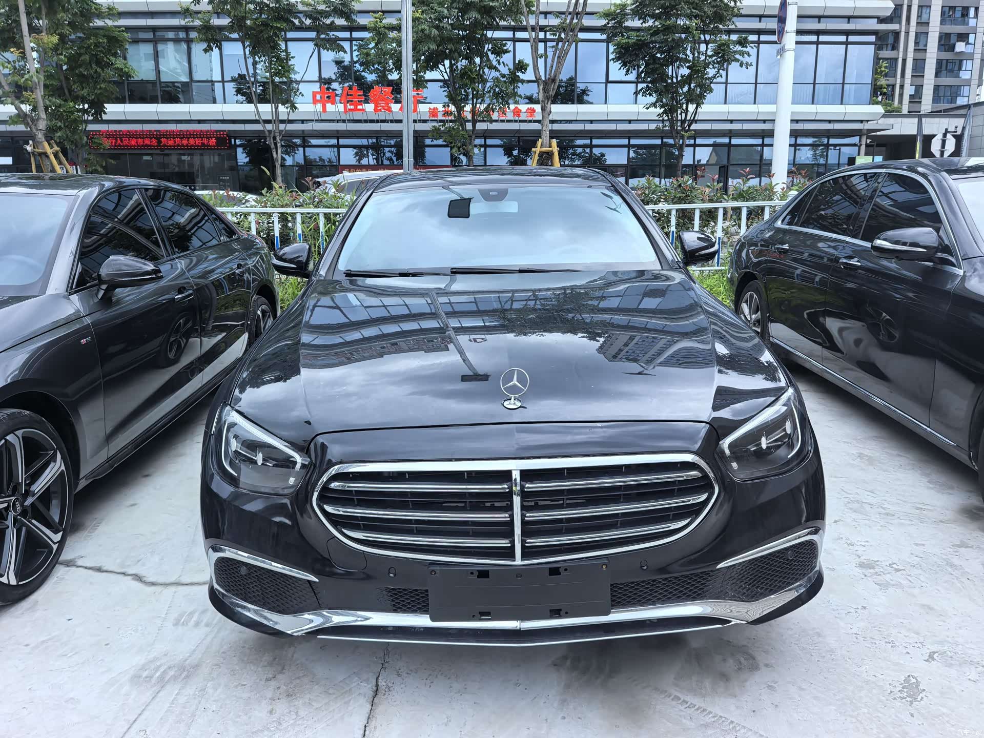 Mercedes-Benz E-Class, 2019 3