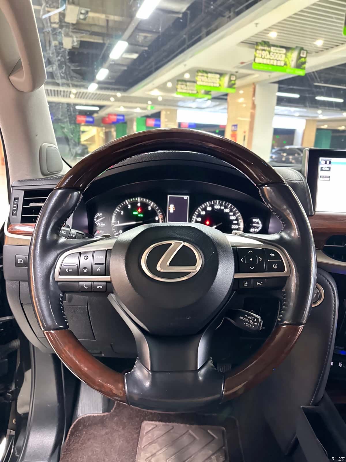 Lexus LX, 2020 18