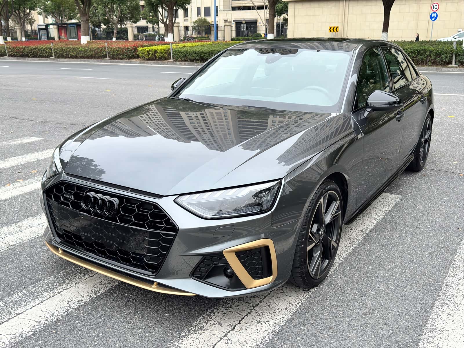Audi A4L, 2024 1