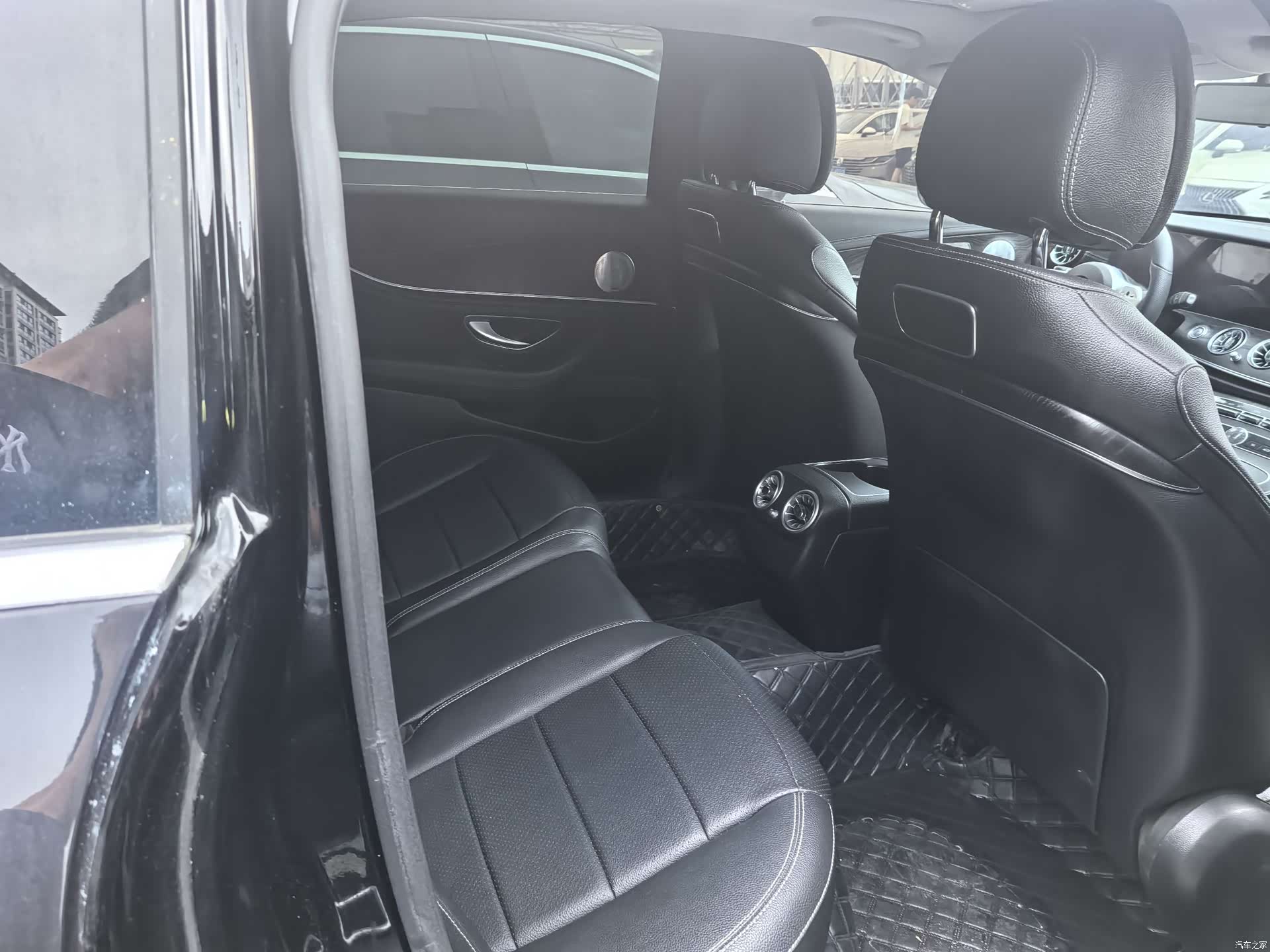 Mercedes-Benz E-Class, 2019 14