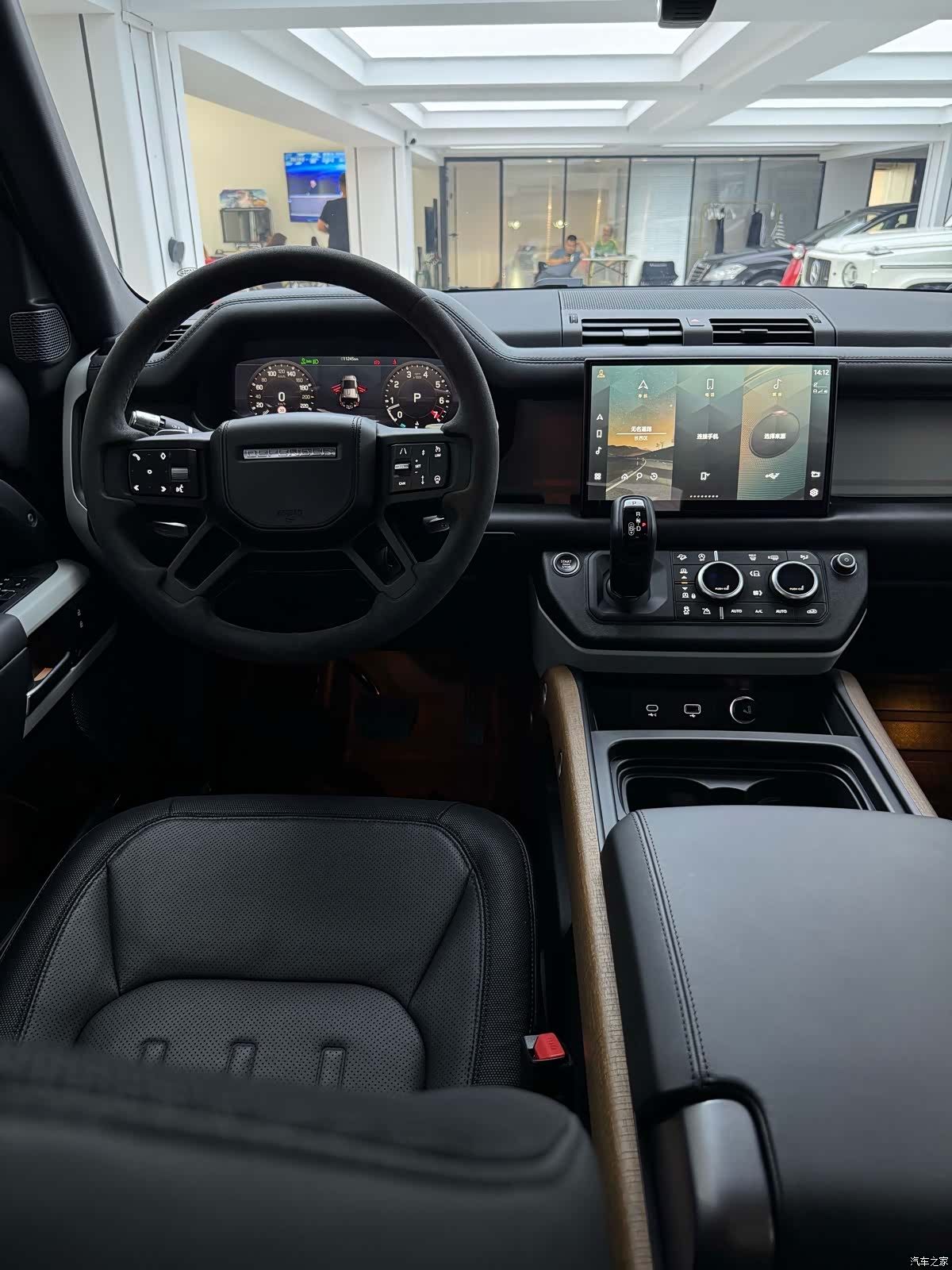 Land Rover Defender, 2022 30