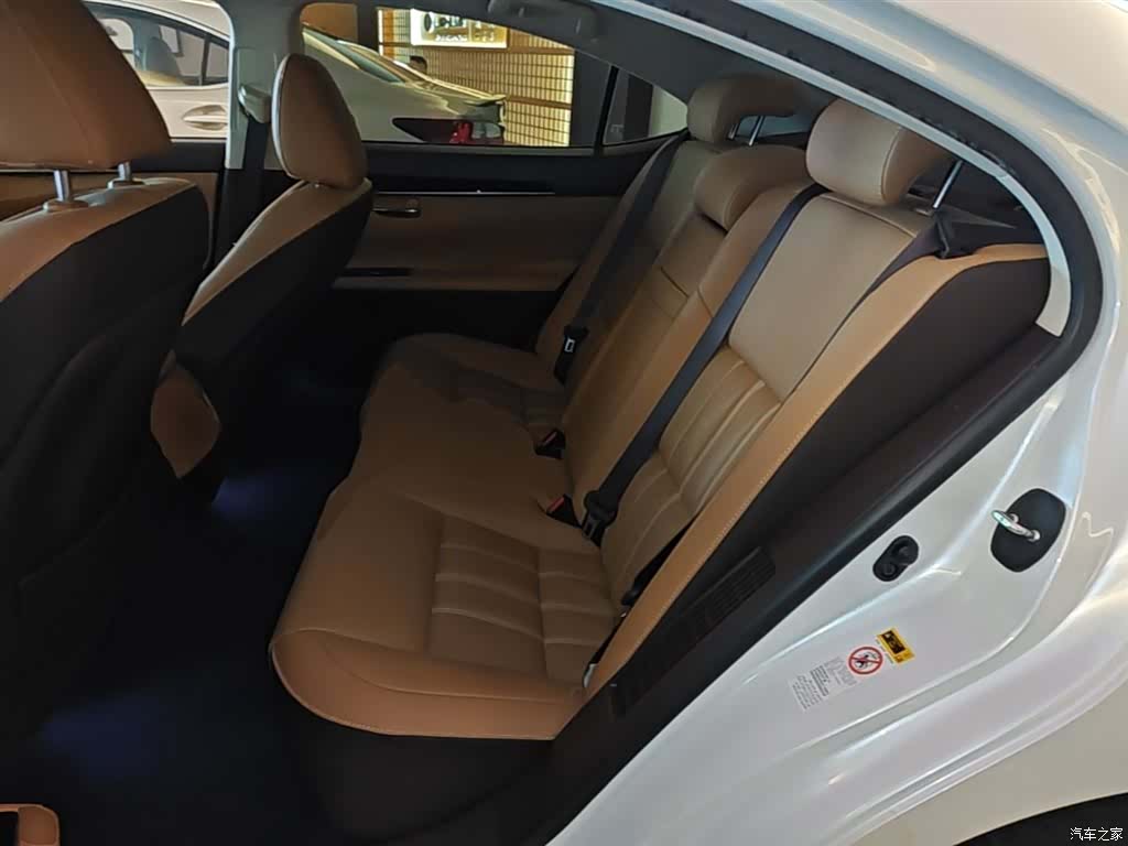 Lexus ES, 2016 17