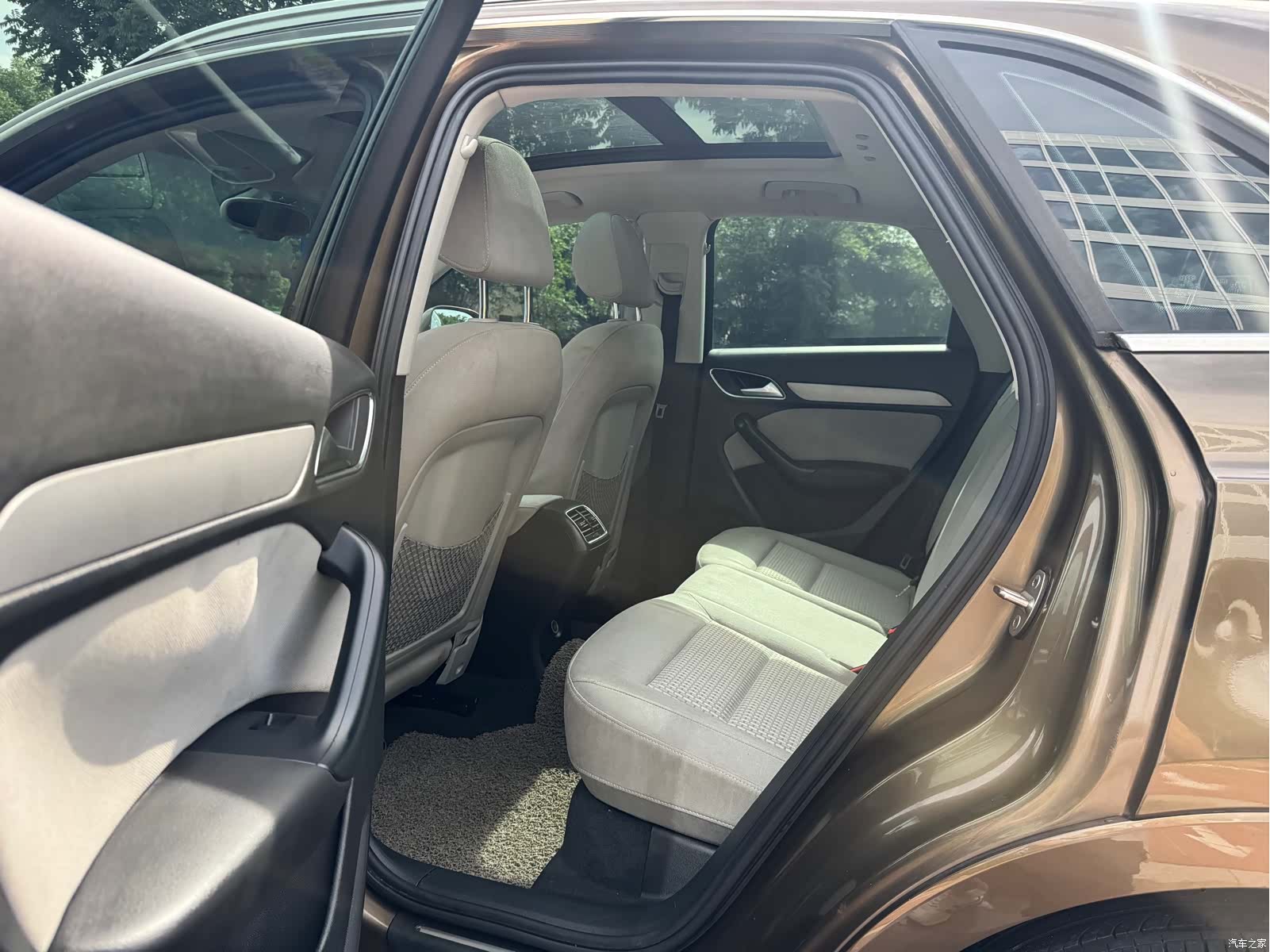 Audi Q3, 2013 9