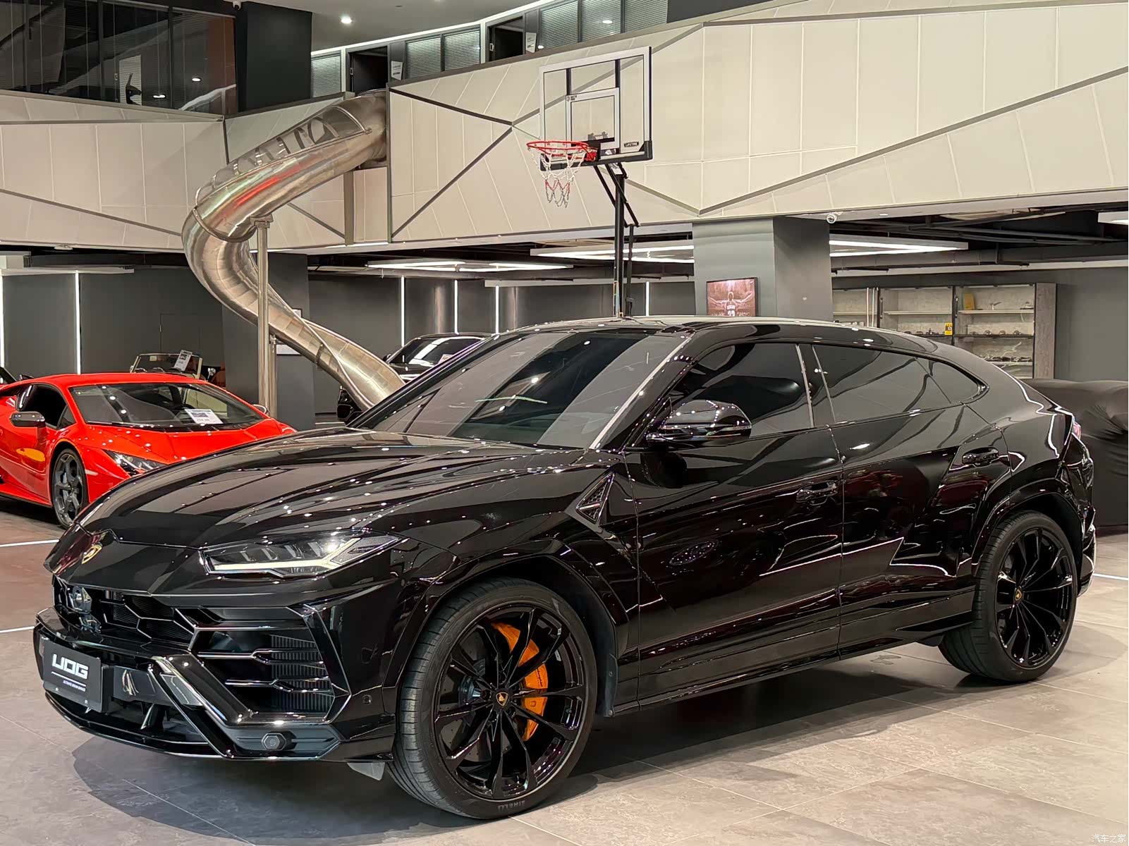 Lamborghini Urus, 2022 1