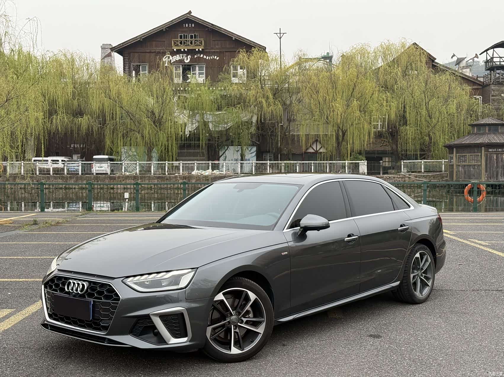 Audi A4L, 2021 1