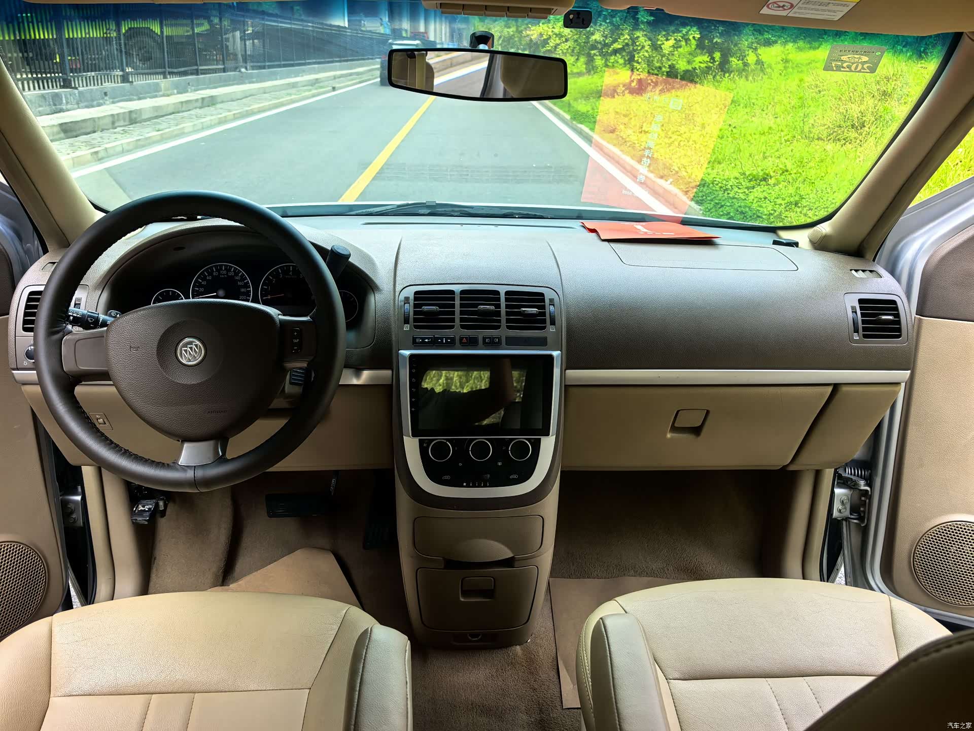 Buick GL8, 2017 13
