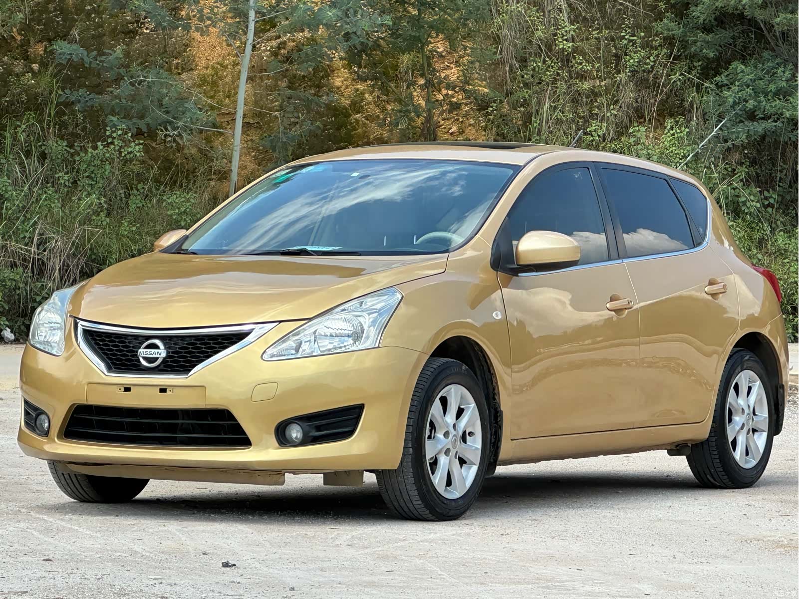 Nissan Tiida, 2012 1