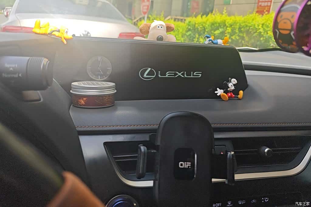 Lexus UX, 2021 13