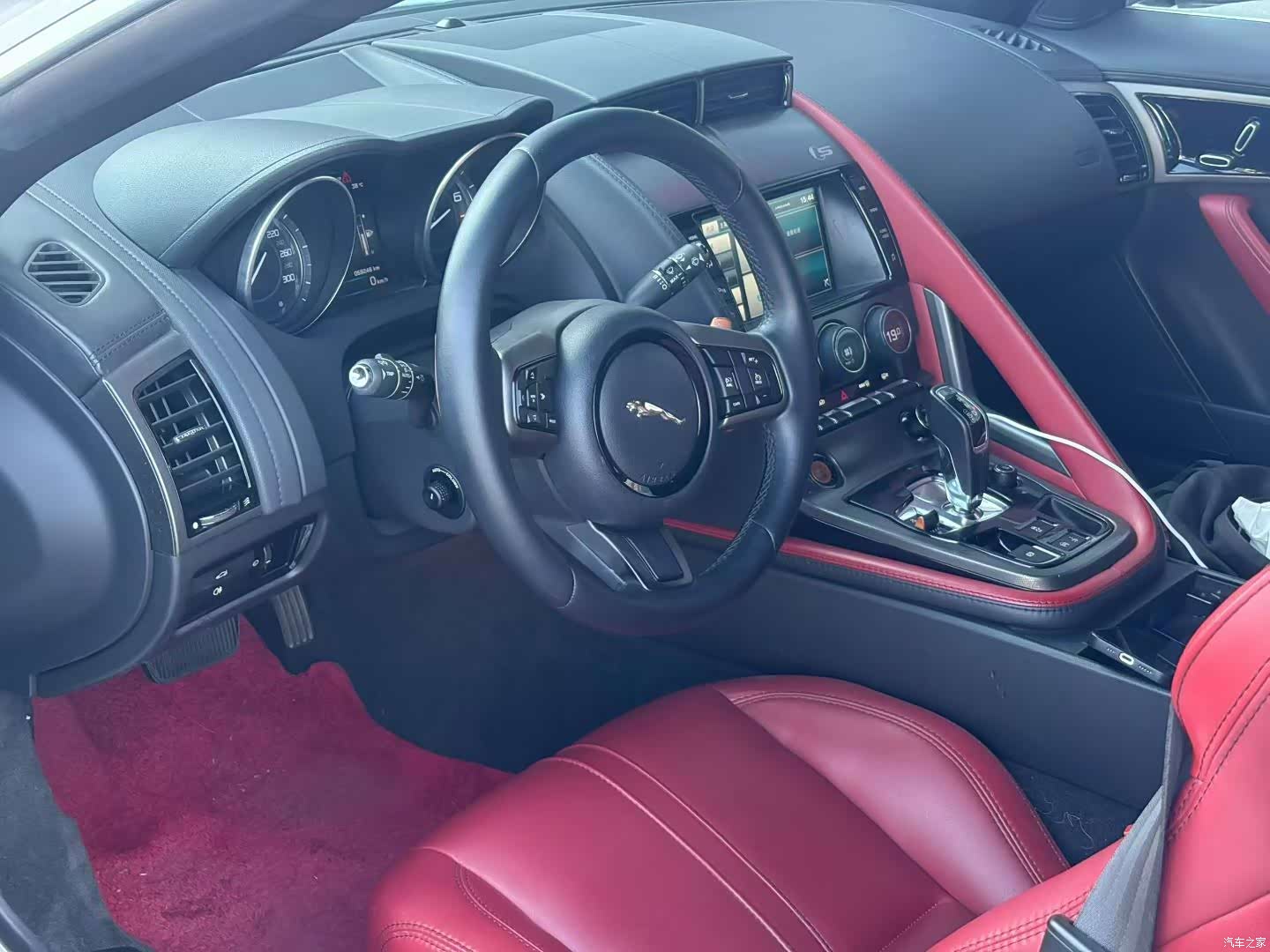 Jaguar F-TYPE, 2015 4