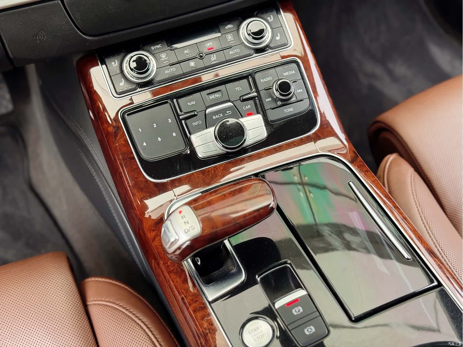 Audi A8L, 2011 16