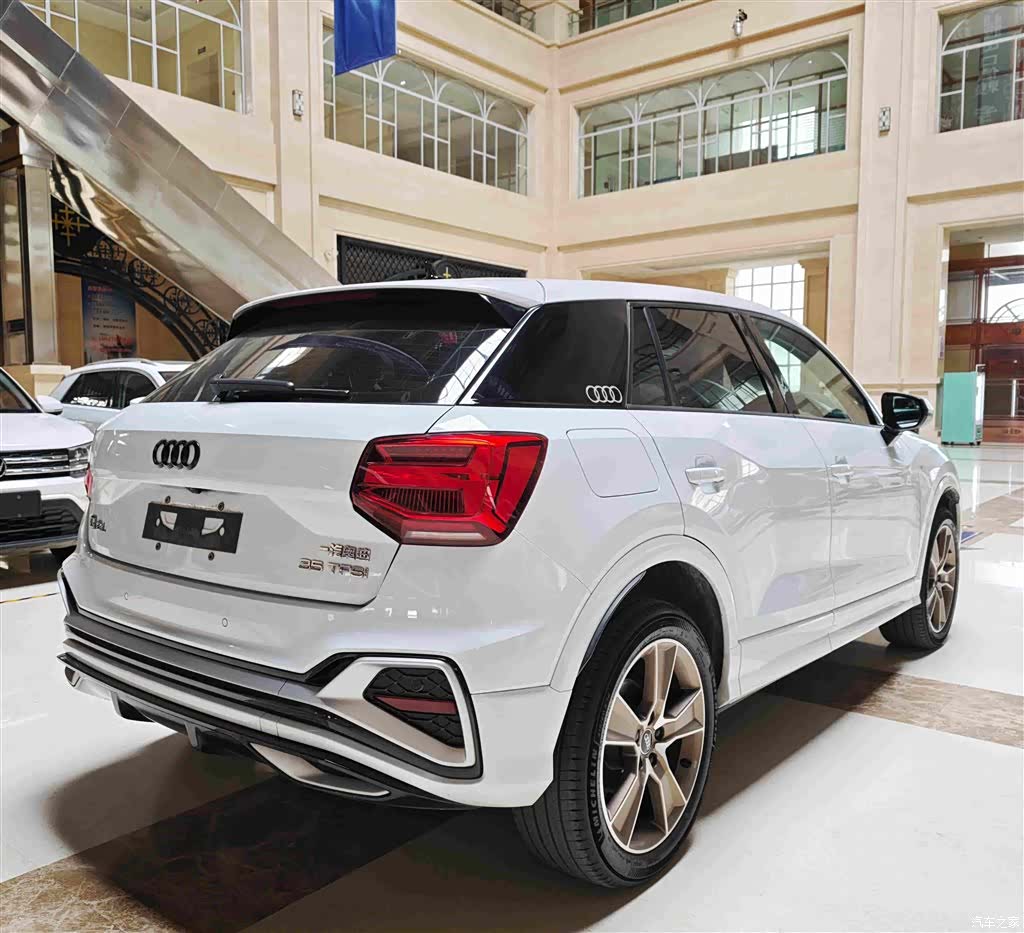 Audi Q2L, 2022 18