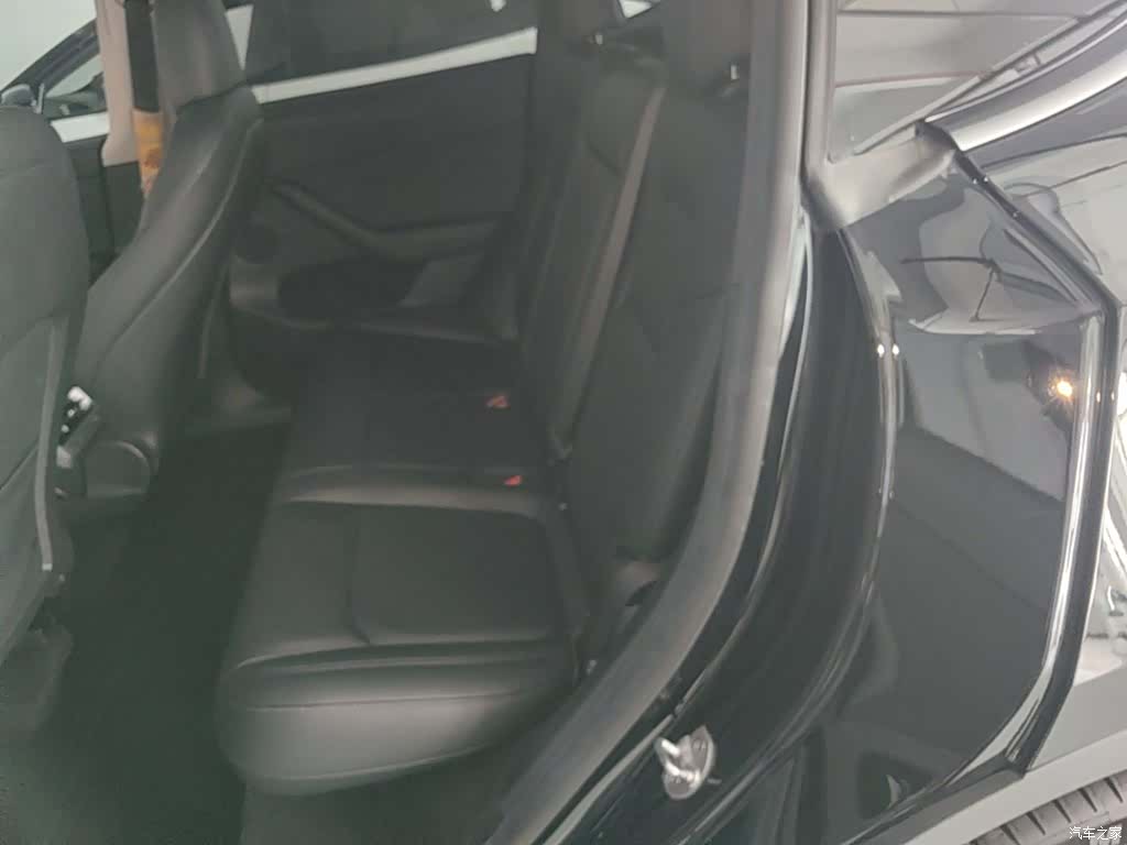 Tesla Model Y, 2022 17