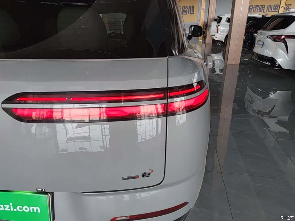 Denza N8, 2025 8