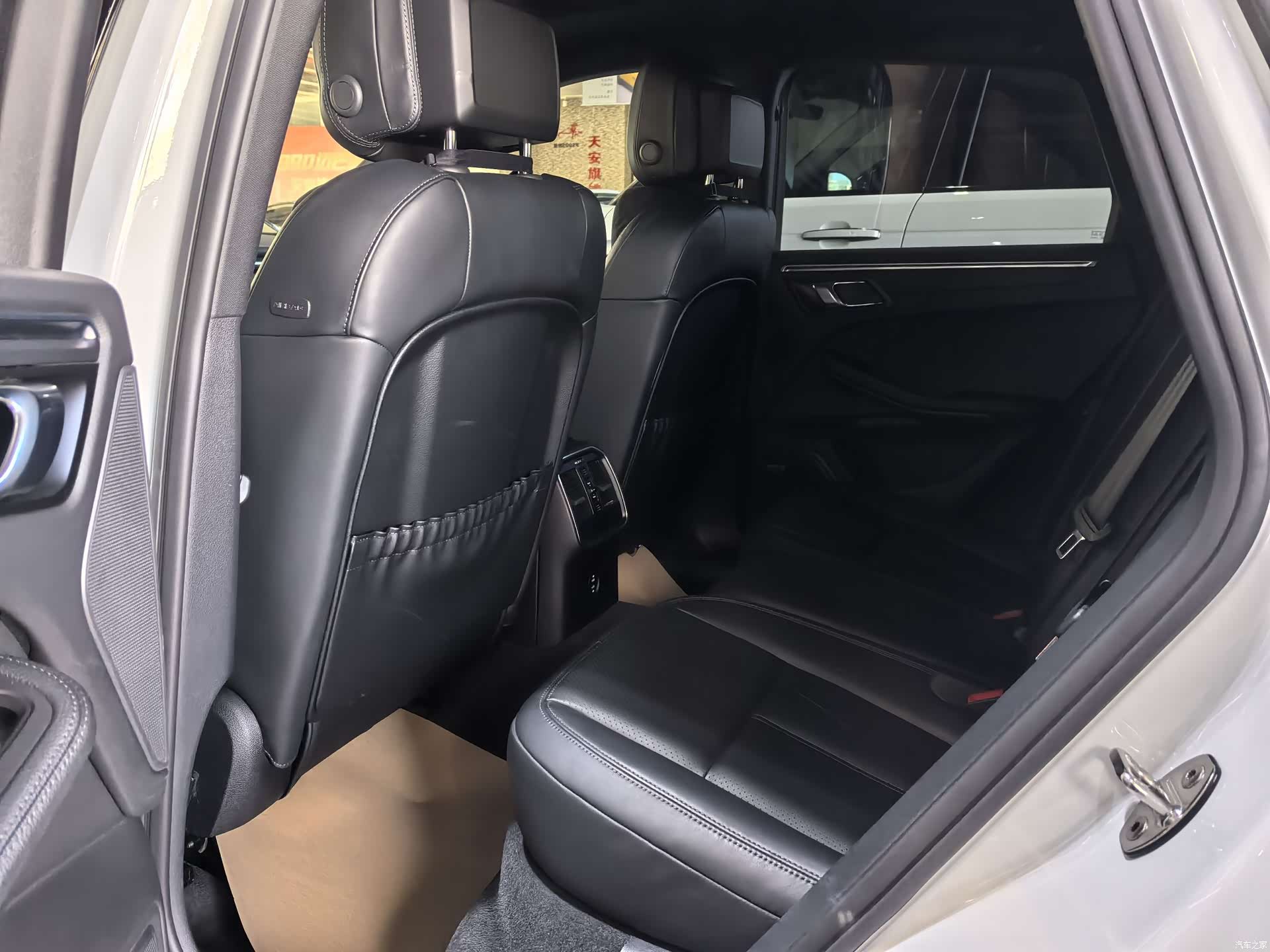 Porsche Macan, 2024 8