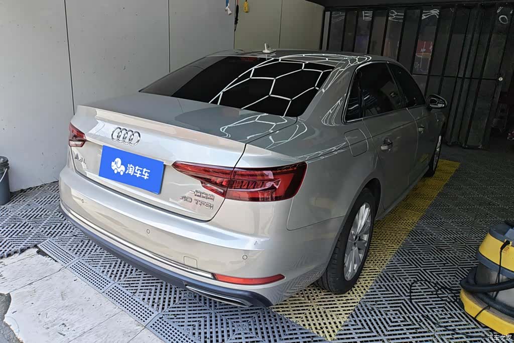 Audi A4L, 2018 3