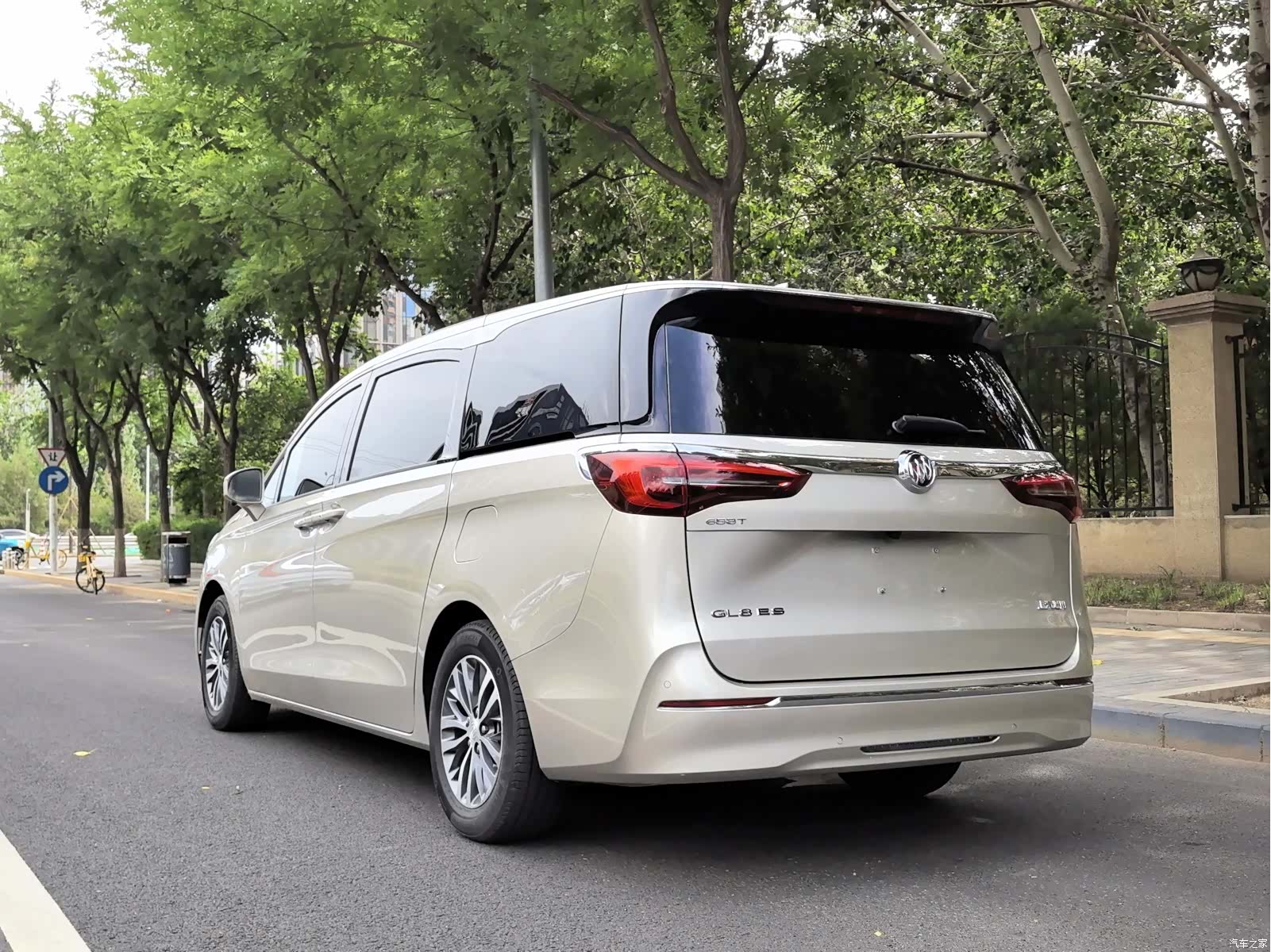 Buick GL8, 2021 6