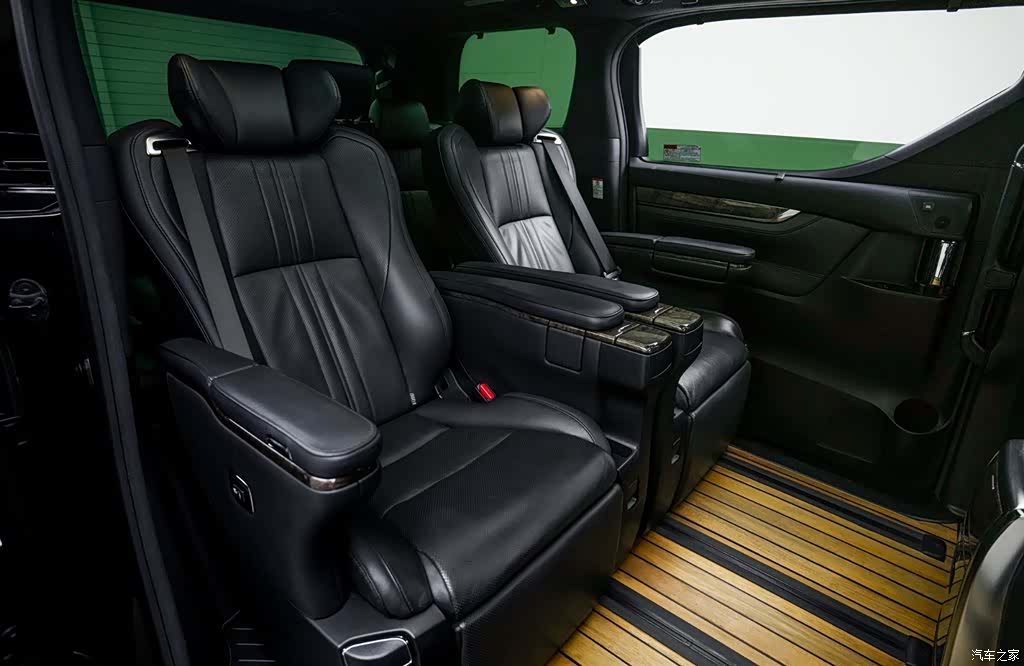 Toyota Vellfire, 2021 12