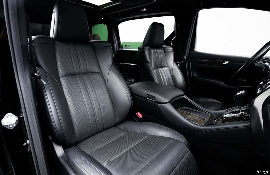 Toyota Vellfire, 2021 10