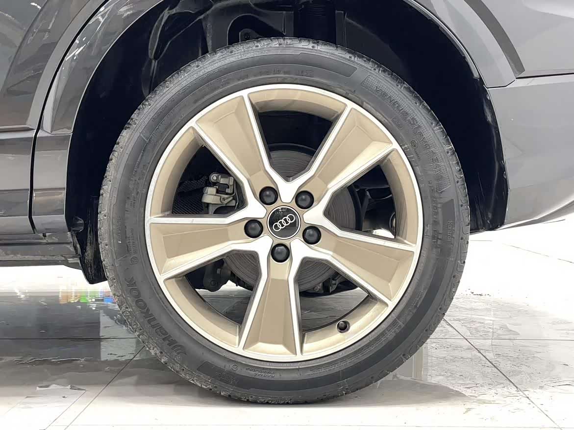 Audi Q2L, 2023 17