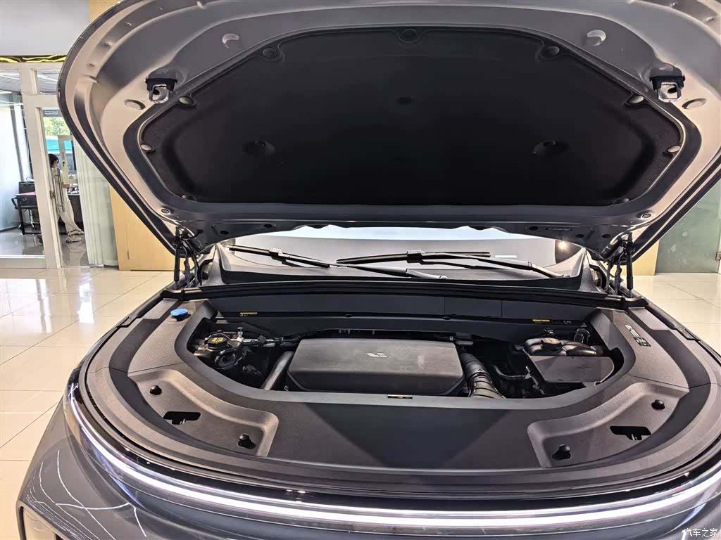 Li Auto L8, 2025 7