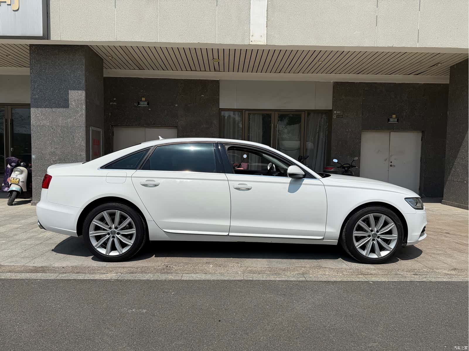 Audi A6L, 2015 все фото