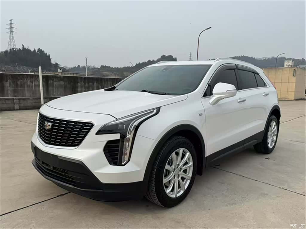 Cadillac XT4, 2022 2