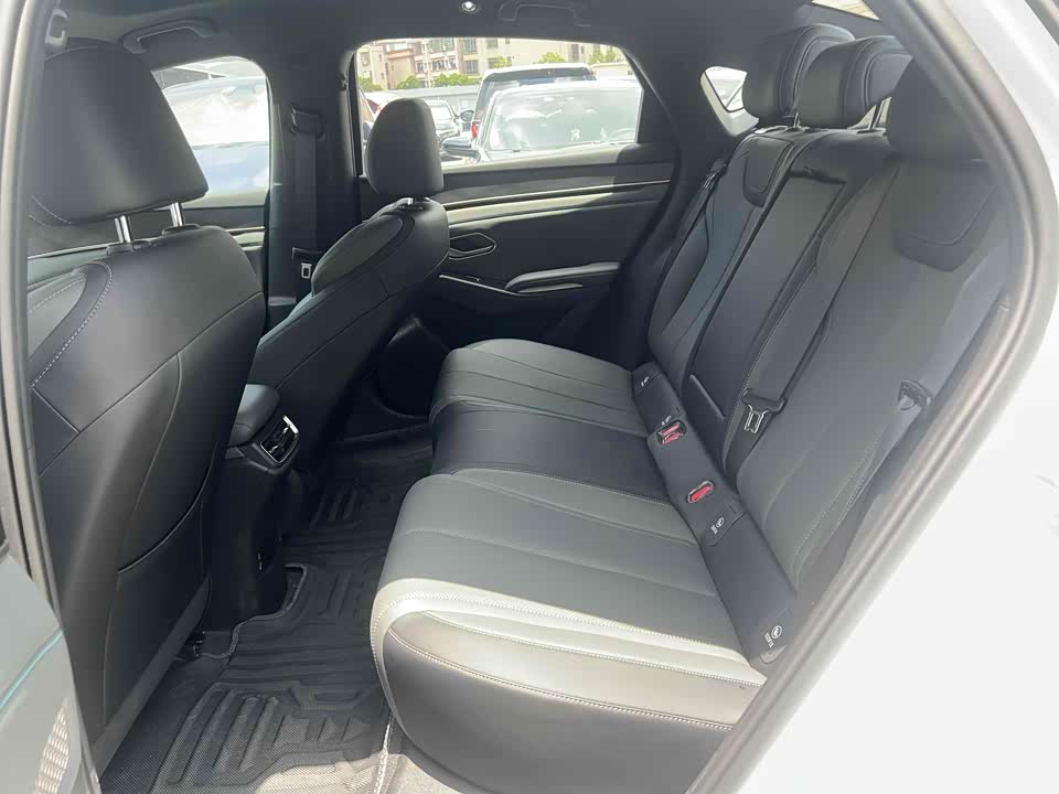 BYD Qin L BYD Qin L