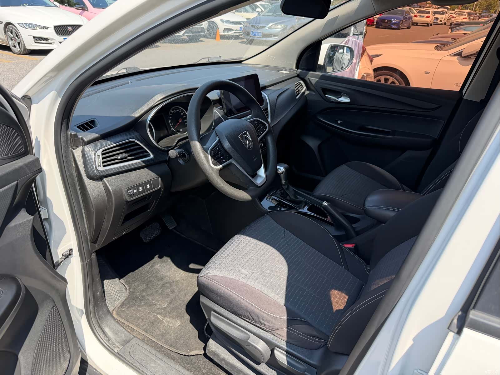 Wuling 730, 2019 6