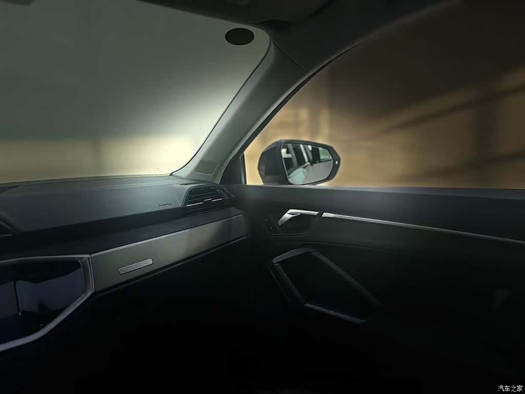 Audi Q3, 2023 16
