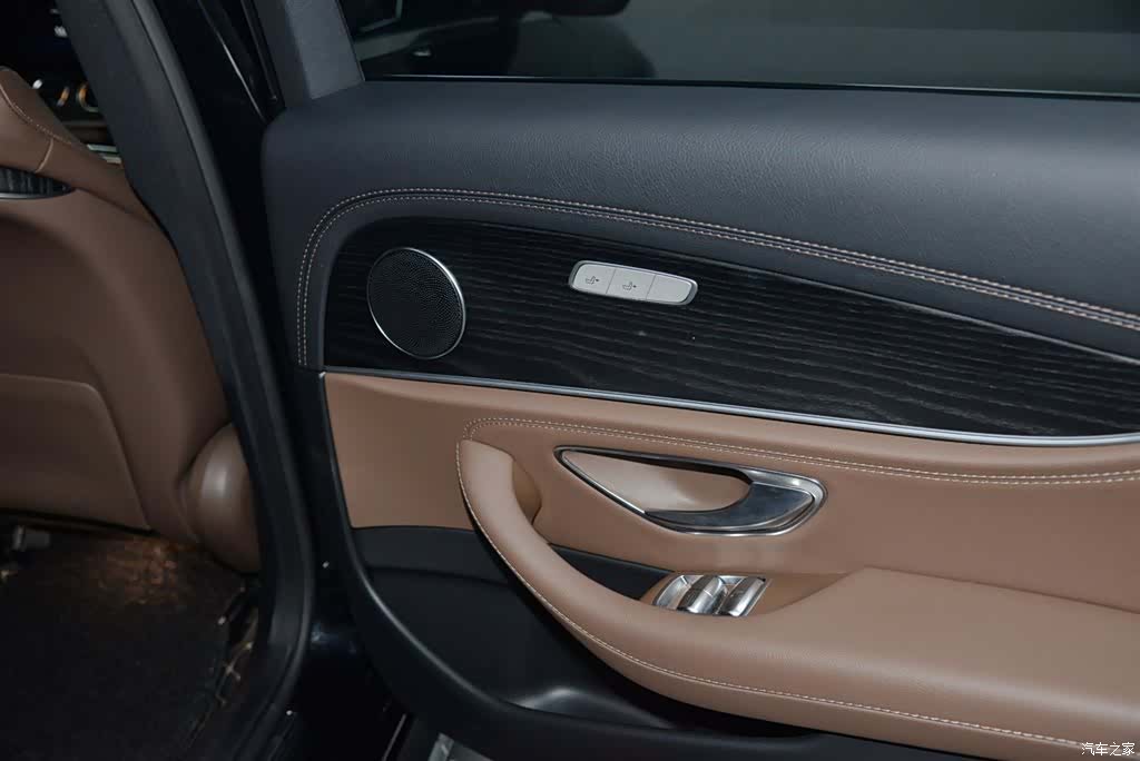Mercedes-Benz E-Class, 2023 17
